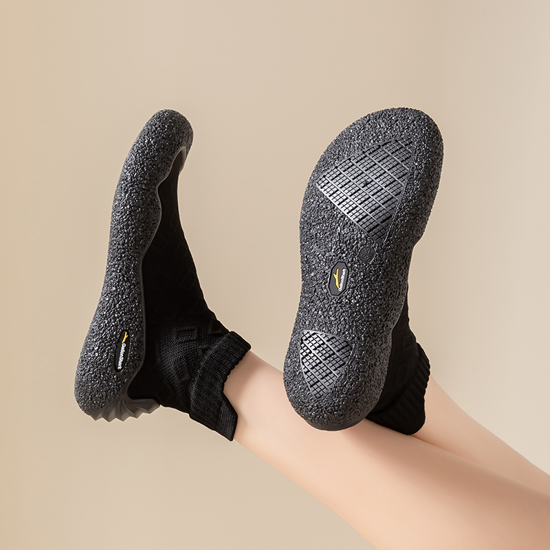 GallonShark Lightweight Barefo - Pilates And Yoga Studio avaliação e preço