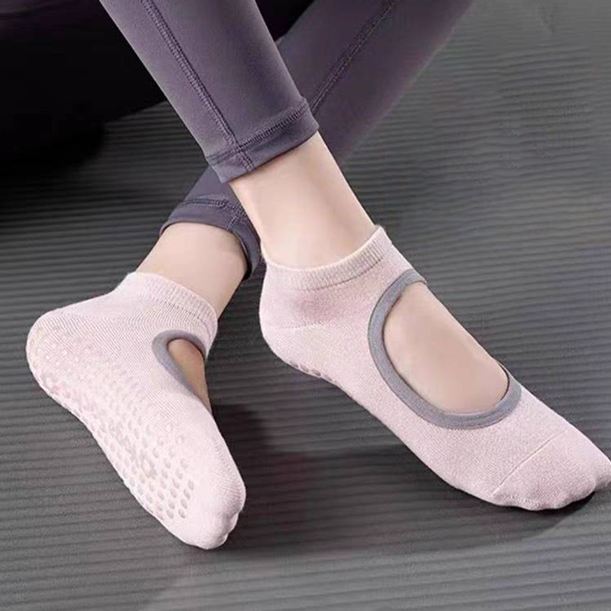 Non-Slip Yoga Socks for Women  - Pilates & Yoga Training Center avaliação e preço